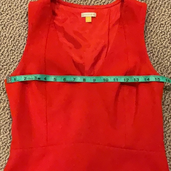 Anthropologie Leifsdottir red v neck peplum top. Size 4 - Picture 5 of 6